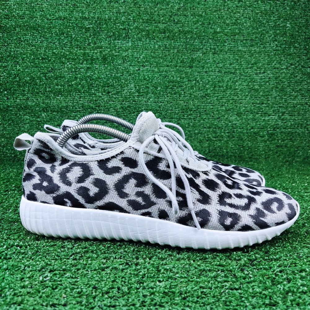 Forever Sneakers Women 10 Grey Leopard Print Knit Low Top Lace Up Athletic Shoes